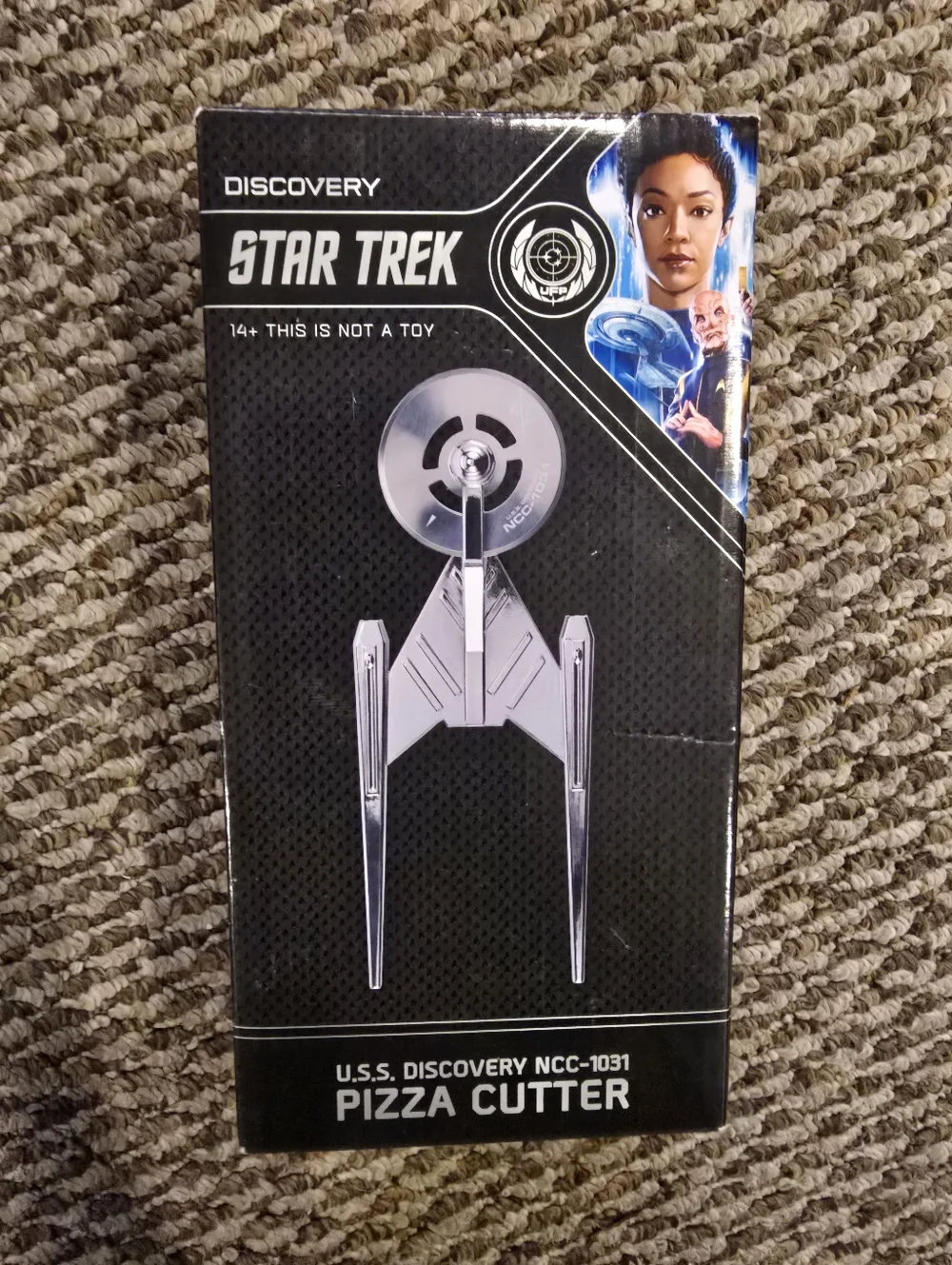 Star Trek U.S.S. Discovery NCC-1031 Pizza Cutter - Silver And Bottle Opener - Picture 1 of 4